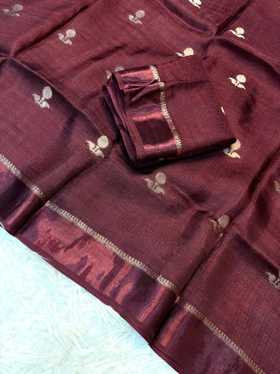 Crush Viscose Georgette Saree with Satin Border - SogaSaree Handlooms