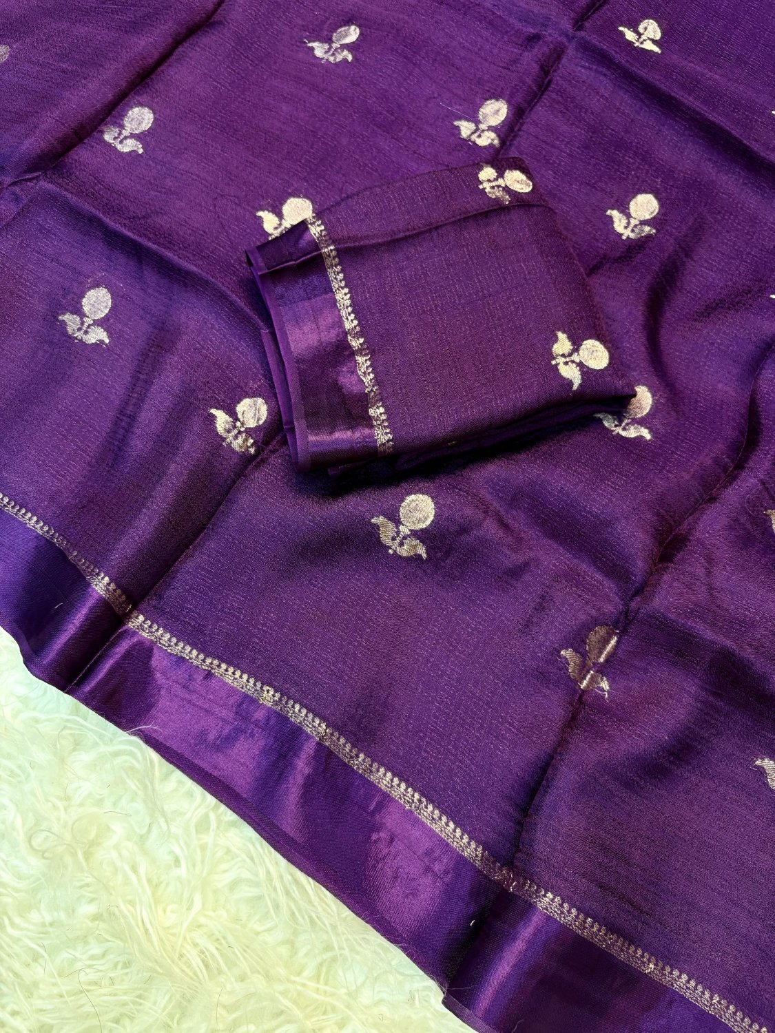 Crush Viscose Georgette Saree with Satin Border - SogaSaree Handlooms
